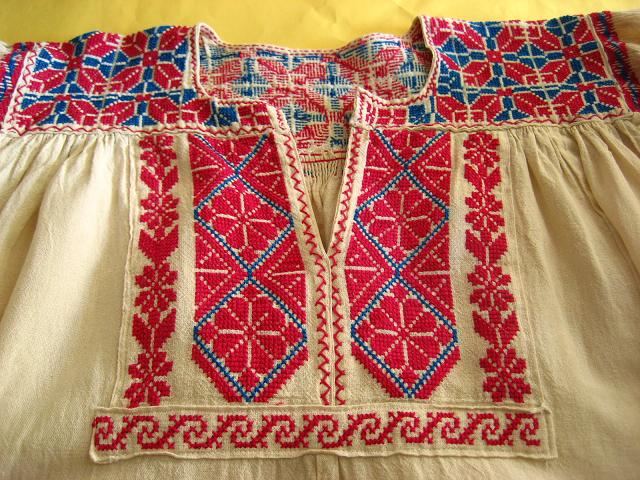 画像: 大きいサイズ☆メキシコ刺繍・サポテコ族の幾何学模様刺繍ブラウス