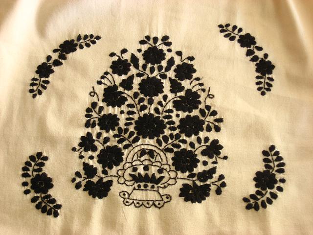 画像: メキシコ刺繍花と鳥の刺繍ワンピース・キナリブラック刺繍