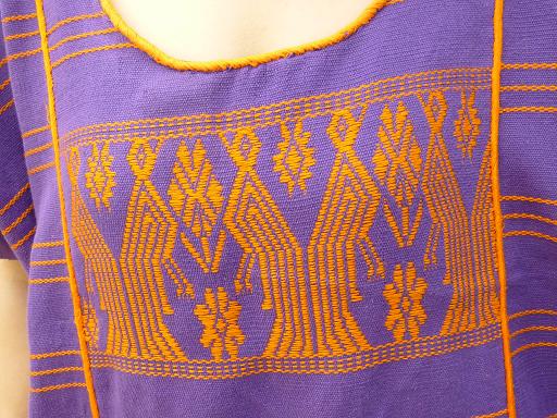 画像: メキシコ刺繍ミヘ族手織鳥刺繍ウィピル・パープル