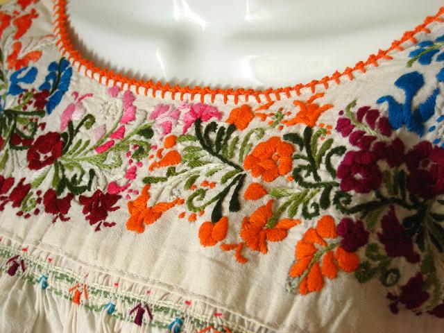画像: メキシコ刺繍サン・アントニーノ刺繍ブラウス・マンタ