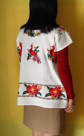 画像: メキシコ刺繍孔雀と花刺繍のブラウス