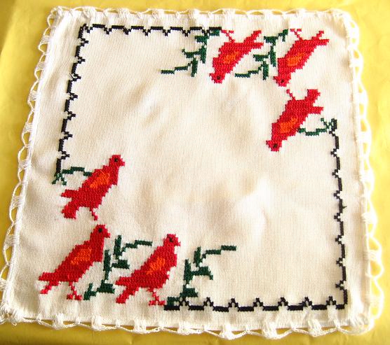 画像: メキシコ刺繍・マサテコ族の刺繍クロス・３羽の小鳥レッド